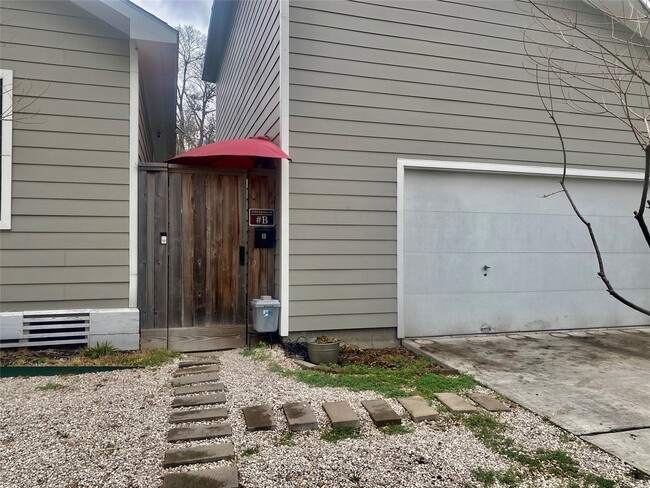 Foto del edificio - 1555 Lawson St