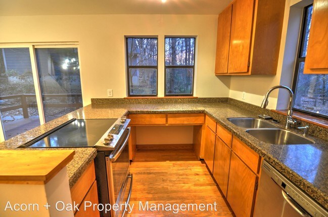 Foto del edificio - 3 br, 2 bath House - 110 Rock Spring Ct.