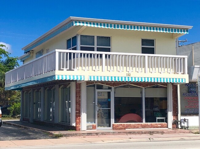 Quiet 1,000 sq. ft upstairs 2/1 - 112 S Federal Hwy Apartments