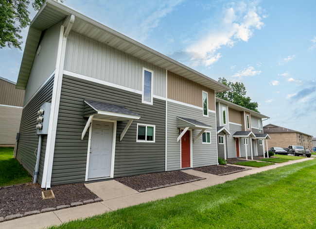 Exterior - Townhomes at Quail Ridge