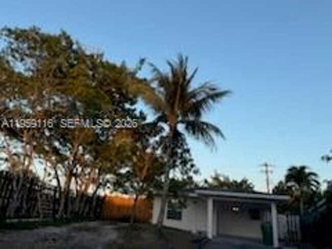 Foto del edificio - 1704 SW 43rd Ave