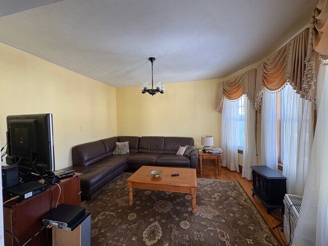 Foto del edificio - 7 Englewood Ave