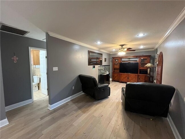 Building Photo - 2816 Munster Blvd