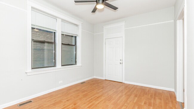 Foto del edificio - 1007 N California Ave