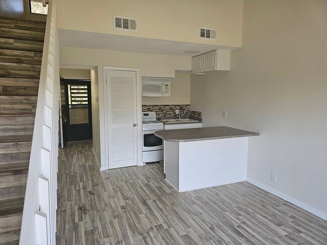 Building Photo - 1255 Ponce Island Dr