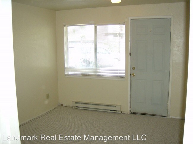 Building Photo - 1301-1307 Lakeway Dr