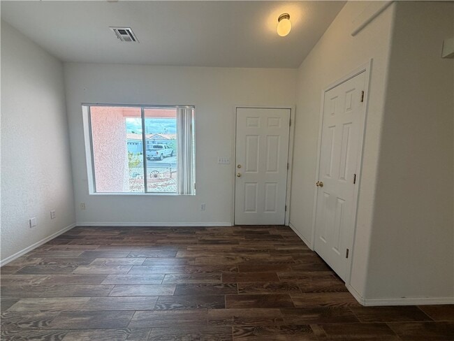 Building Photo - 6529 Lantana Dr