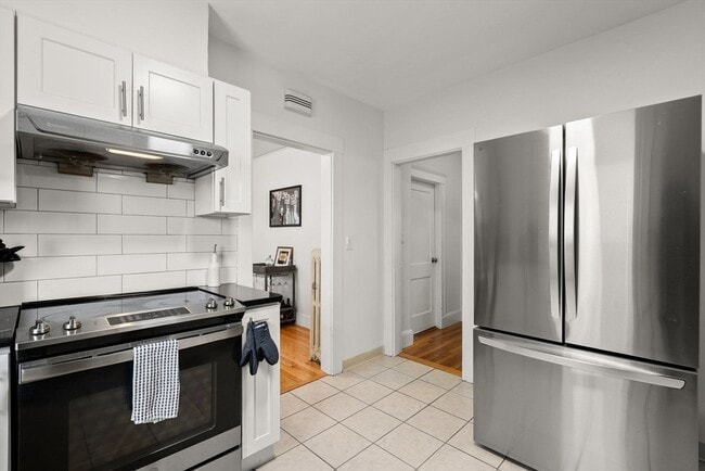 Building Photo - 102 Montclair Ave