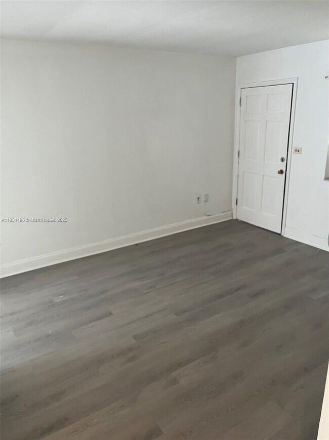 Foto del edificio - 1540 NW 55th Terrace