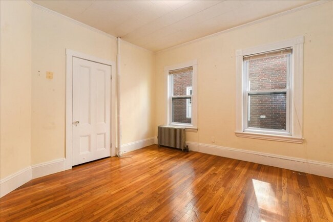 Foto del edificio - 63 Elmwood St