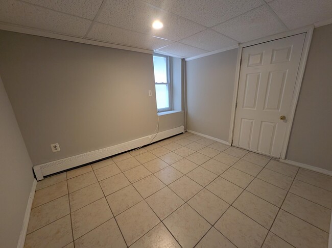 Building Photo - 1430 44th St