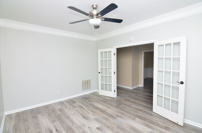Foto del edificio - 511 Prince of Wales Ct