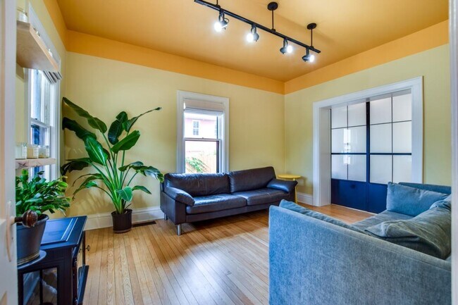 Foto del edificio - 825 Williamson St