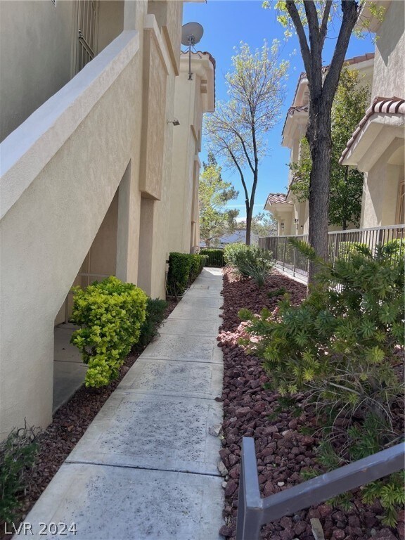 Foto del edificio - 1310 Red Gable Ln