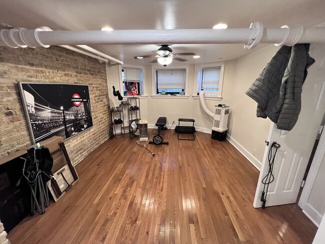 Foto del edificio - 3216 W Altgeld St