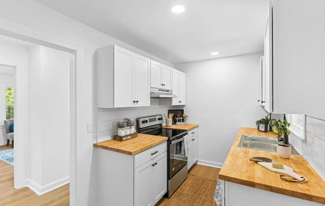 Foto del edificio - 2 Bedroom 1 Bathroom House Available to Re...