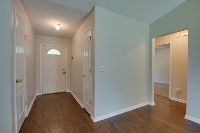 Building Photo - 238 Barberry Ln