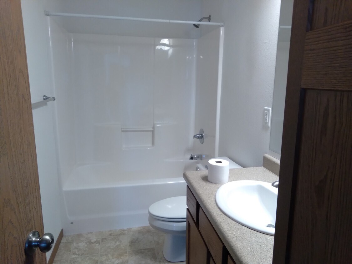 Foto del edificio - 2204 Cobblestone Dr