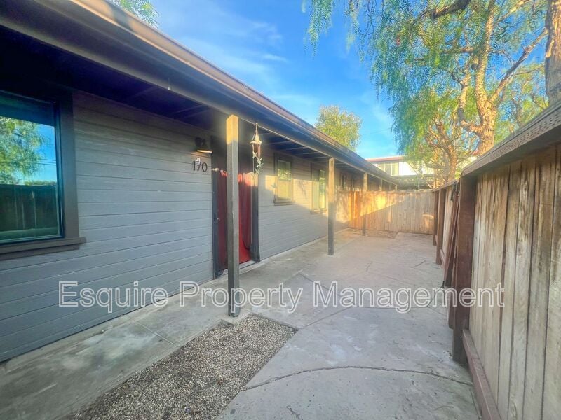 Primary Photo - 309 HILL St