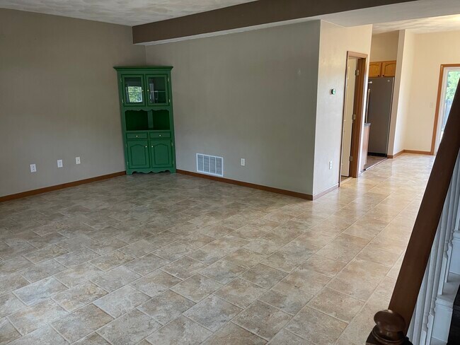 Building Photo - 2401 Coniferous Dr