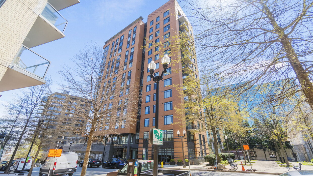 2000 Clarendon Blvd Unit #PH02, Arlington, VA 22201 - Condo for Rent in ...