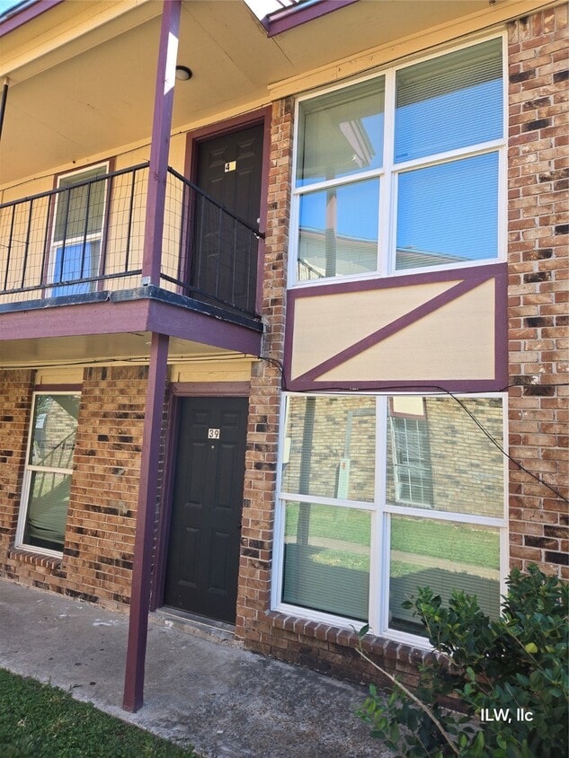 Foto principal - 830 Victoria Dr