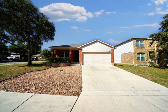 Building Photo - Corner-Lot Beauty in Wynnbrook Subdivision...