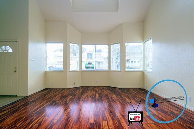 Building Photo - Beautiful Glen Cove home available now.