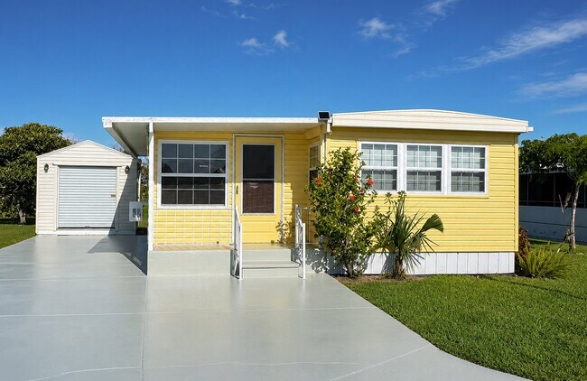 Building Photo - 1601 US-441