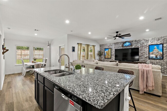 Foto del edificio - 21521 Starry Night Dr