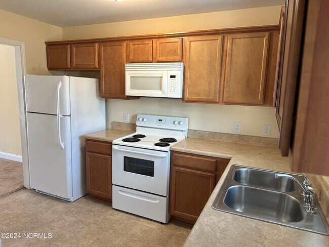 Building Photo - 107 Oyster Ln