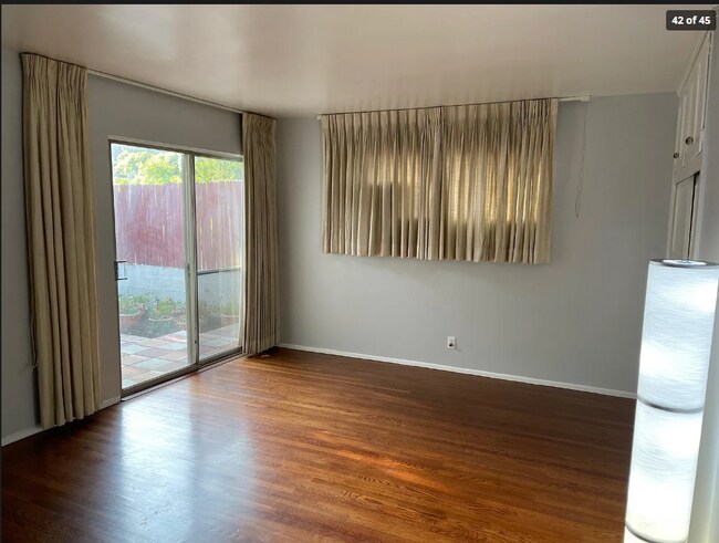 Foto del edificio - 1085 Riviera Dr