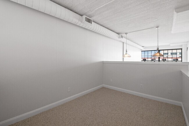 Building Photo - 2429 Locust St