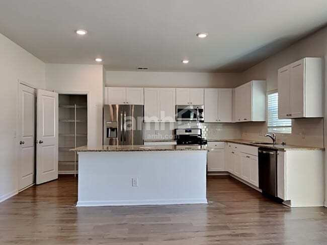 Foto del edificio - 486 Spanish Wells Rd