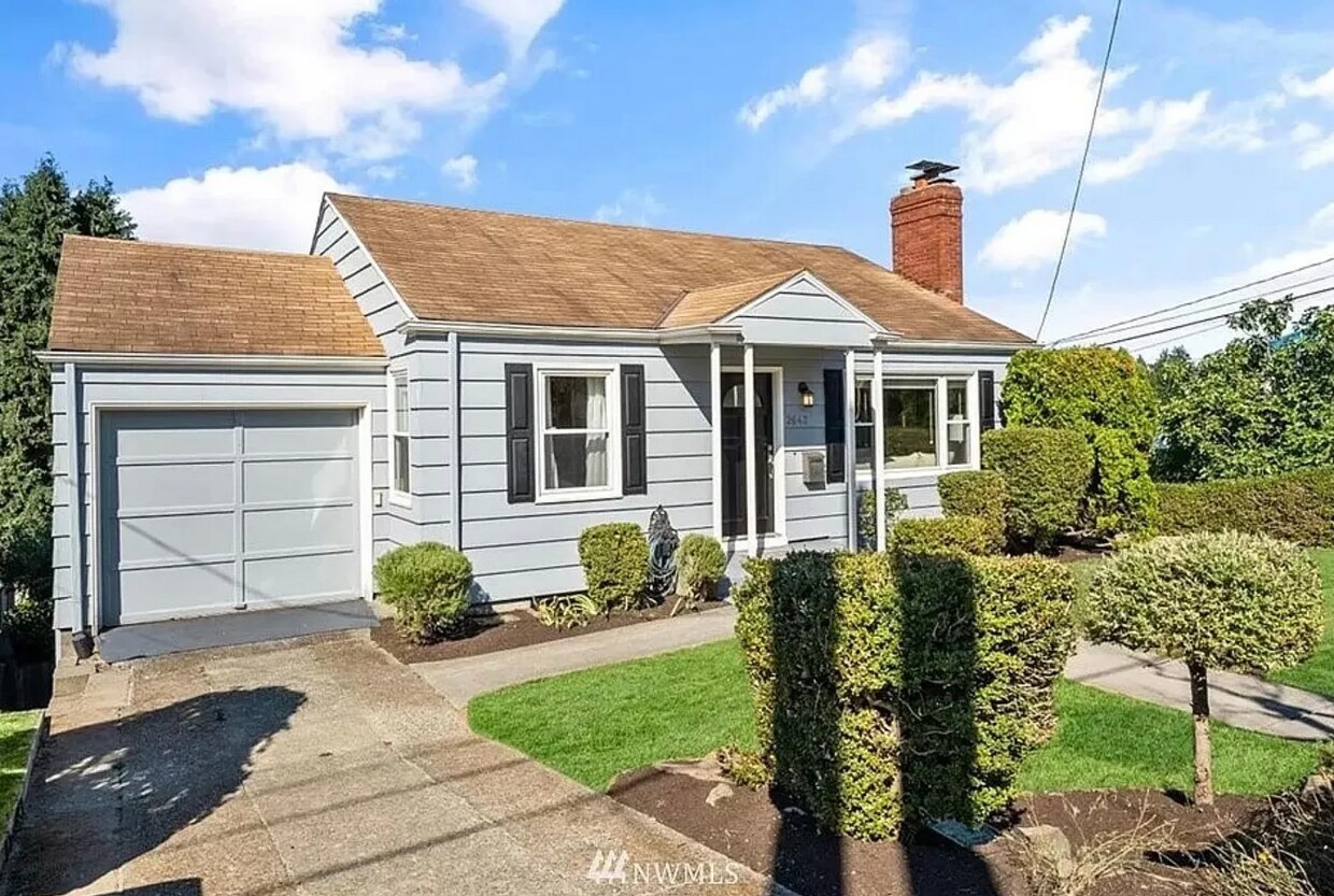 Foto principal - 2643 31st Ave W