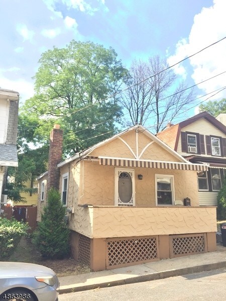 Primary Photo - 10 Bertha Ave