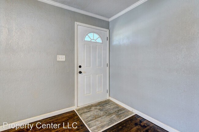 Building Photo - 2 br, 1 bath House - 9705 N University Ave