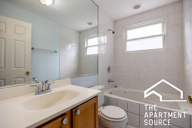 Foto del edificio - 1643 W Sherwin Ave