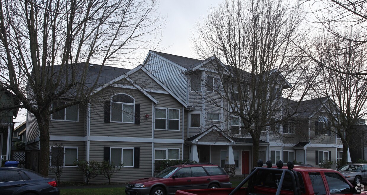 Building Photo - Oakes St. Apartments