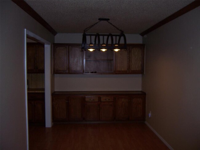 Building Photo - 103 Crystal Cir