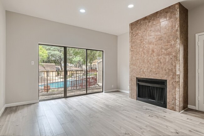 Foto del edificio - 8642 Fredericksburg Rd