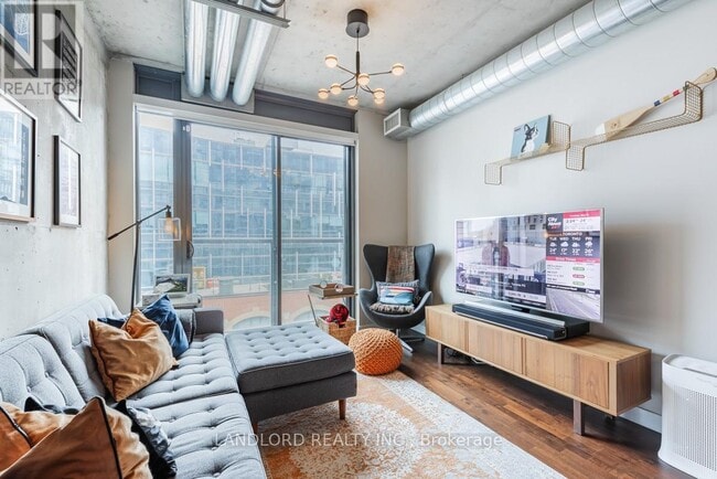 Building Photo - 138-138 Princess St