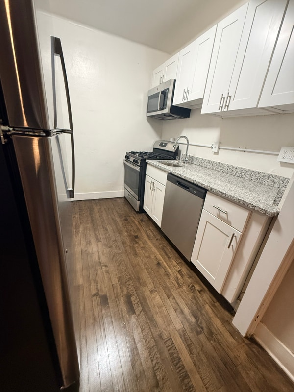 Building Photo - 913 E Kilbourn Ave