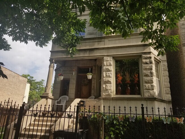 Foto del edificio - 3616 W Lexington St