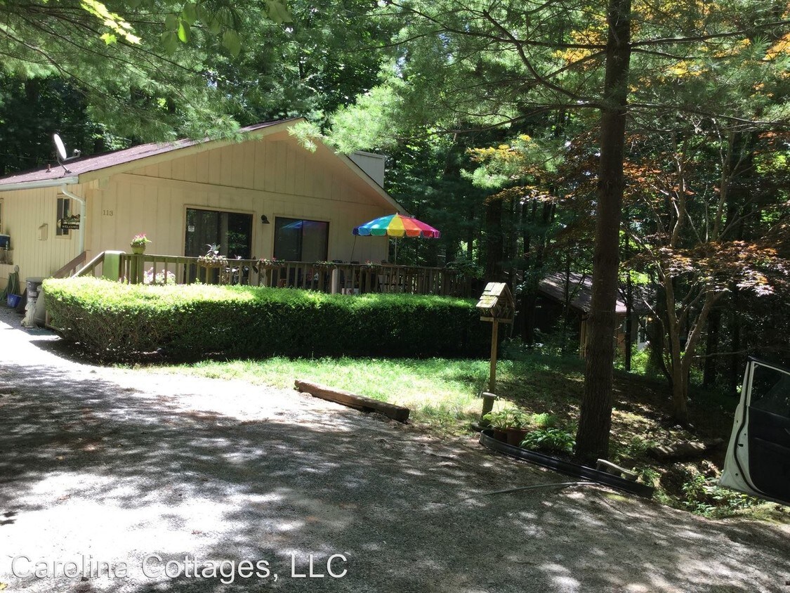 Foto del edificio - 113 Quail Hollow Rd