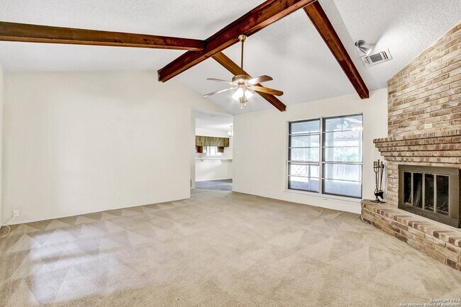 Foto del edificio - 302 Gateway St