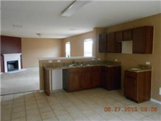 Building Photo - 725 Santa Rosa Dr