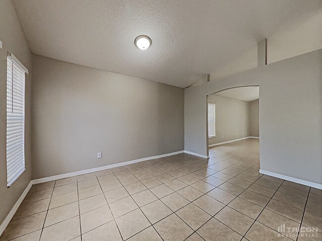 Building Photo - 133 Fern Springs St