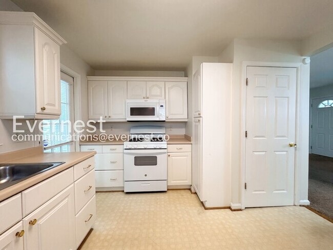 Building Photo - 5427 Varnum St