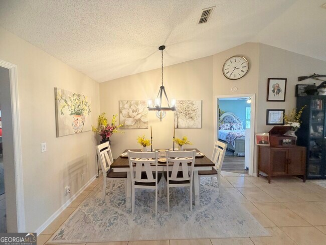 Foto del edificio - 130 N Woodvalley Dr